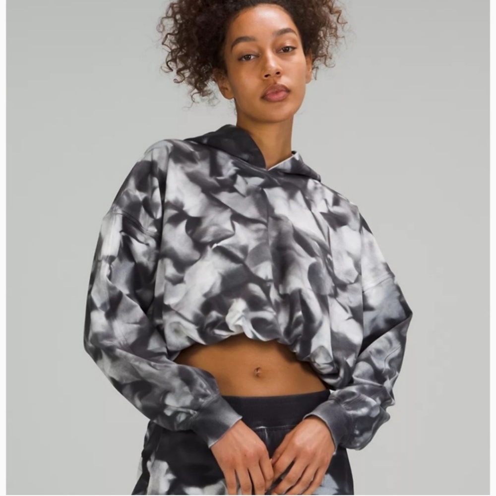 Lululemon LA All Yours bubble hem top